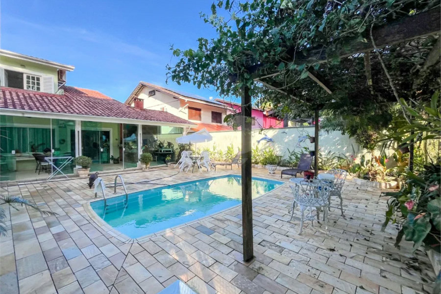 Casa à venda com 4 quartos, sendo 2 suítes, em Riviera de São Lourenço, Bertioga, SP