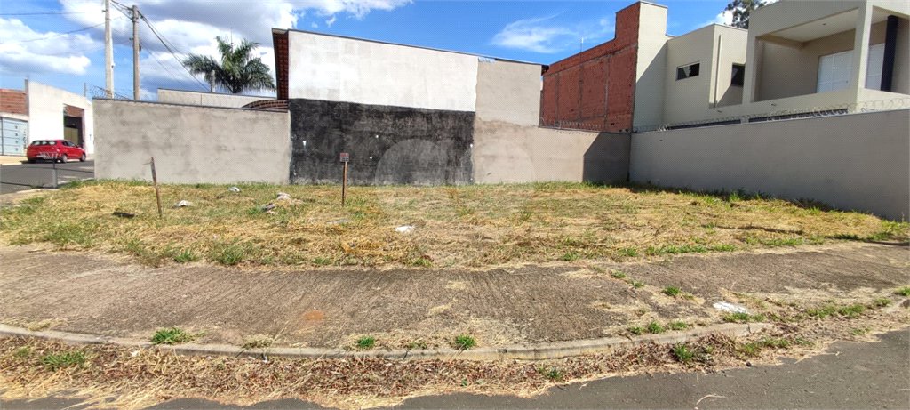 Terreno à Venda em São Carlos, no bairro Parque dos Flamboyants