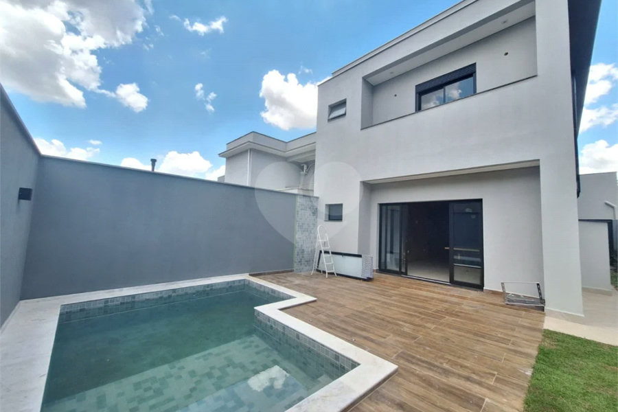 Casa NOVA com 03 suítes , piscina e condomínio com lazer completo!