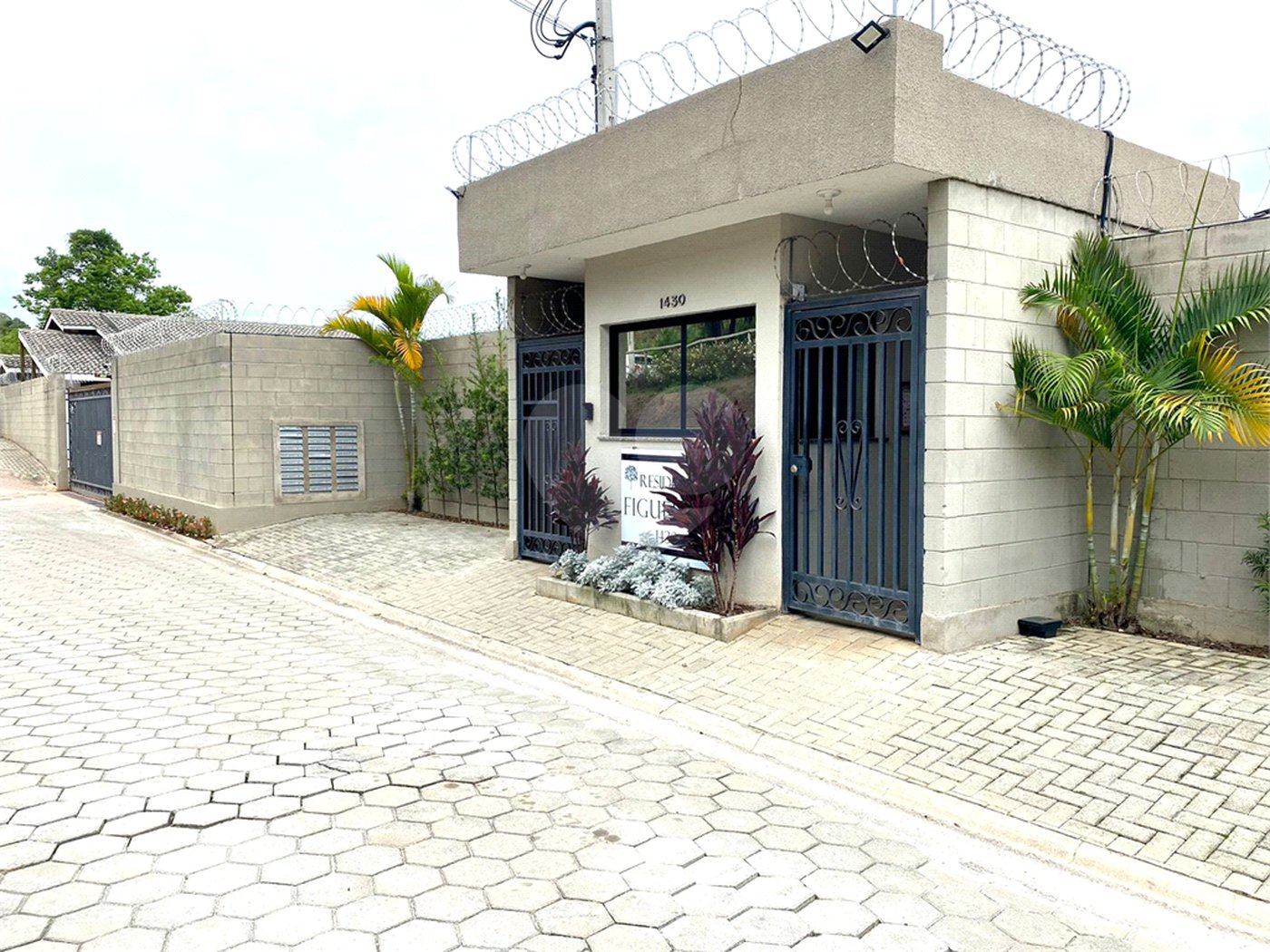 CASA TÉRREA EM ATIBAIA 2 DORMITÓRIOS EM CONDOMÍNIO FECHADO