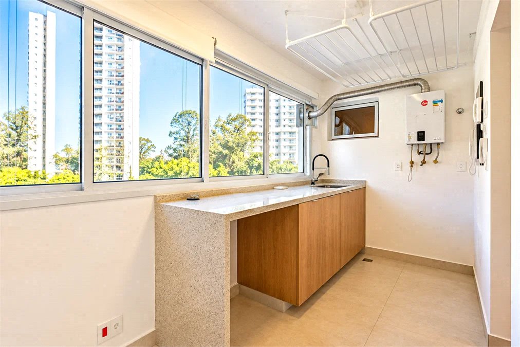 Apartamento à venda com 4 quartos, sendo 1 suíte, em Alto da Boa Vista, São Paulo, SP