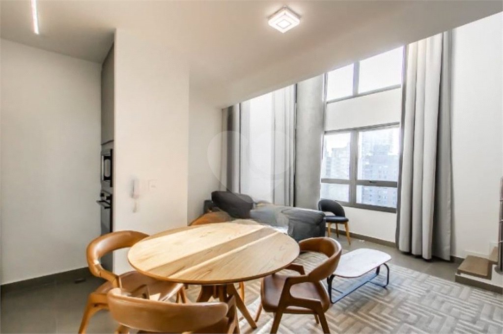 Apartamento Duplex para locação em Moema – Finamente Mobiliado e Decorado