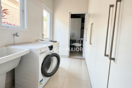 Casa à venda com 4 quartos, sendo 3 suítes, no condomínio Portal das Àguas, Três Lagoas - MS