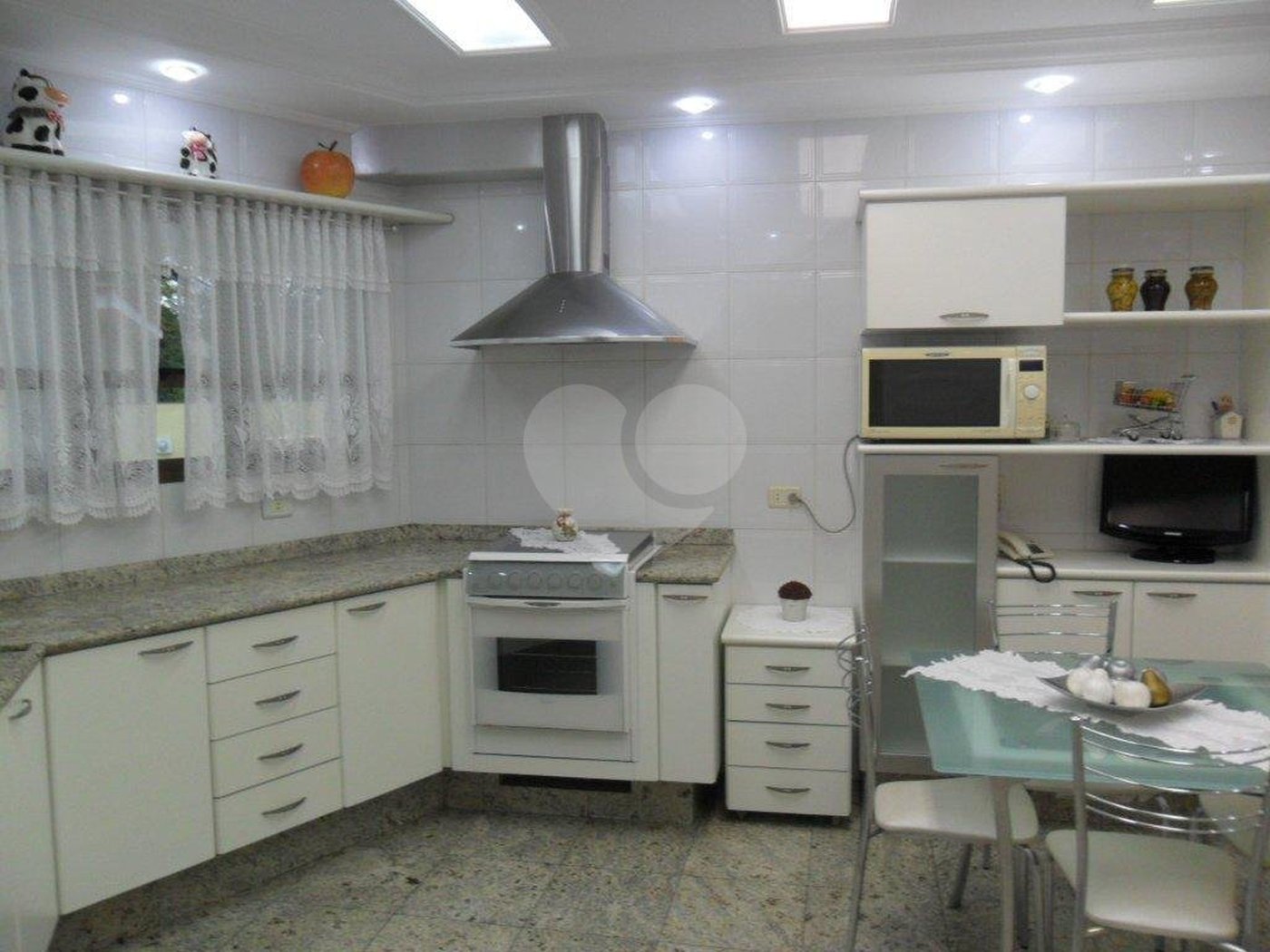 Sobrado de alto padrão com piscina e sauna no Jardim França