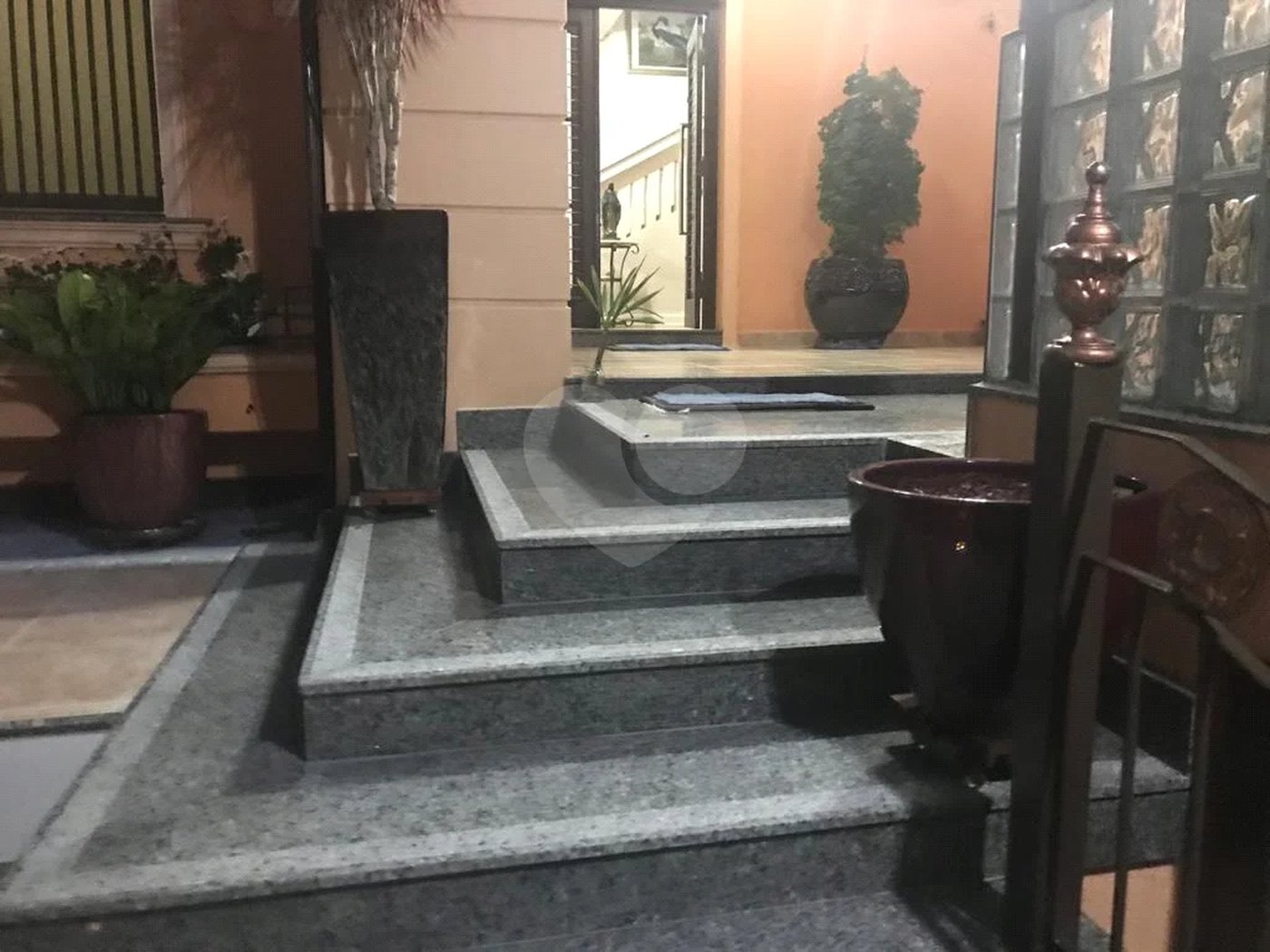 Casa à venda com 5 quartos, sendo 3 suítes, em Alto da Lapa, São Paulo, SP