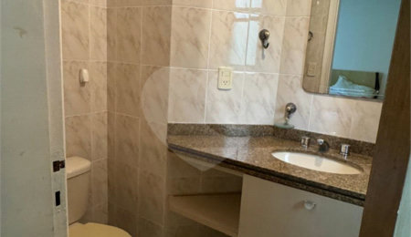 Apartamento à venda com 3 quartos, sendo 1 suíte,  em Aclimação, São Paulo, SP