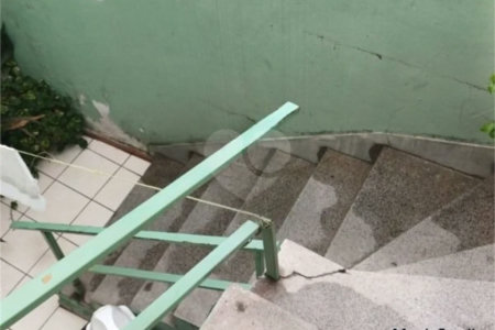 Casa comercial com 120m² , à venda em Guarulhos.