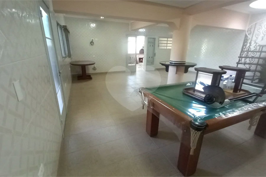 Sobrado no Tremembé com 5 dormitórios, 3 suites com hydro, closed, e varanda, sala ampla , com varanda,, quintal, 6 vagas! Abaixo da avaliação.