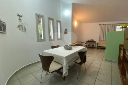 Casa térrea com 3 quartos para alugar no Jardim dos Estados, São Paulo - SP