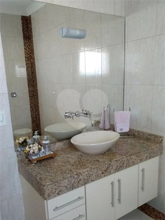 Casa à venda com 3 quartos, sendo 2 suítes, em Condomínio Residencial Terras do Oriente, Valinhos, SP