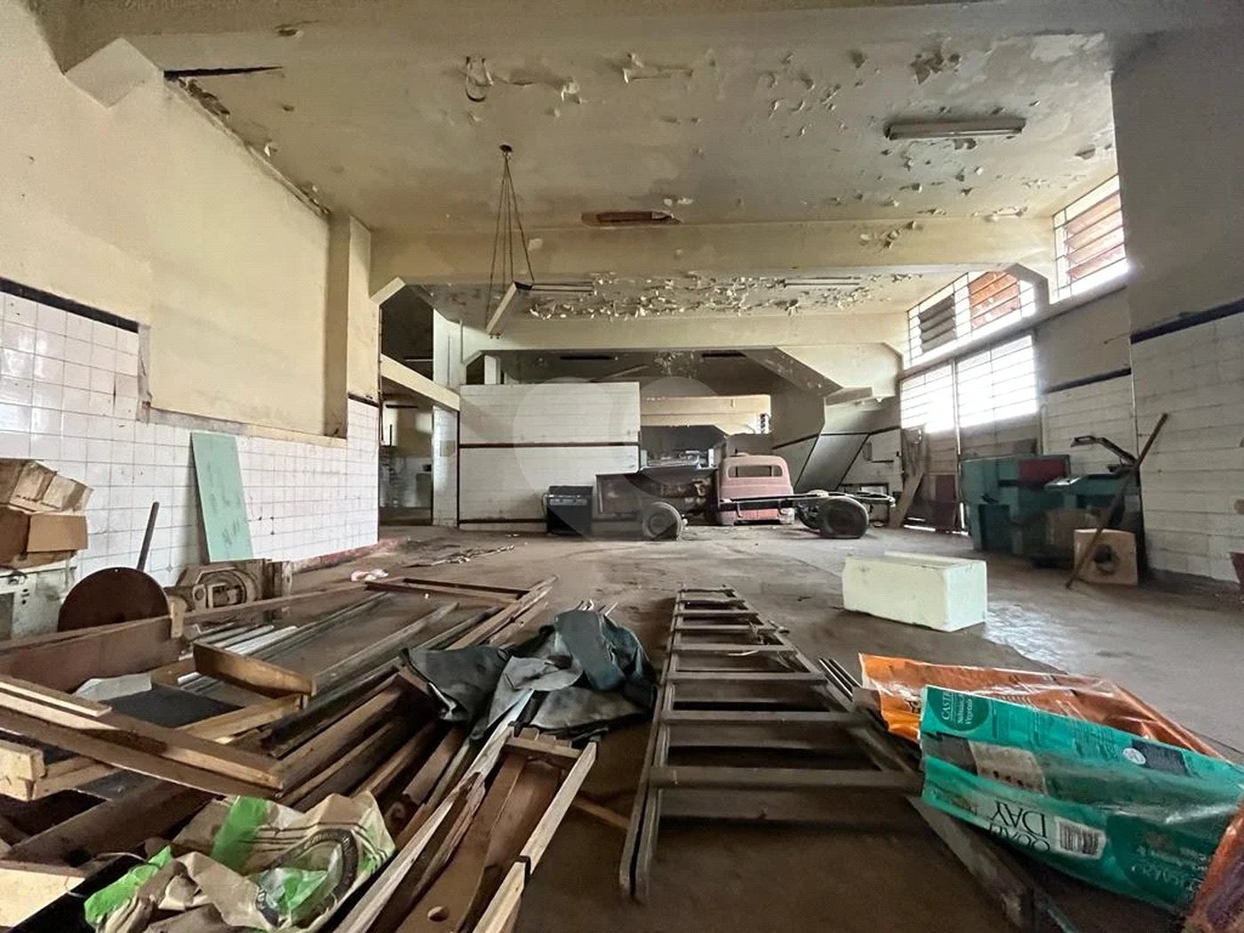 Barracão comercial em ponto estratégico na Paulicéia