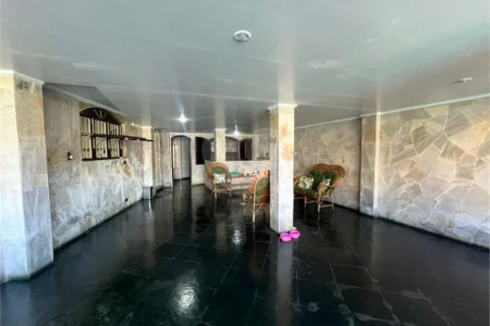Casa com piscina disponivel para venda com 250m² - Jardim Paris / SP