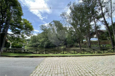 Casa Contemporânea e Mobiliada no Condomínio Palos Verdes – A Essência do Alto Padrão na Granja Viana – 7 suítes, 4 pavimentos com elevador