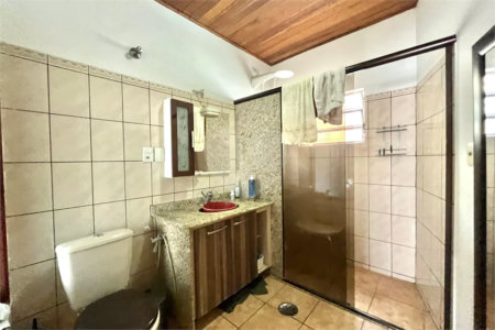 Sobrado espaçoso à venda com 220m² no Planalto Paulista