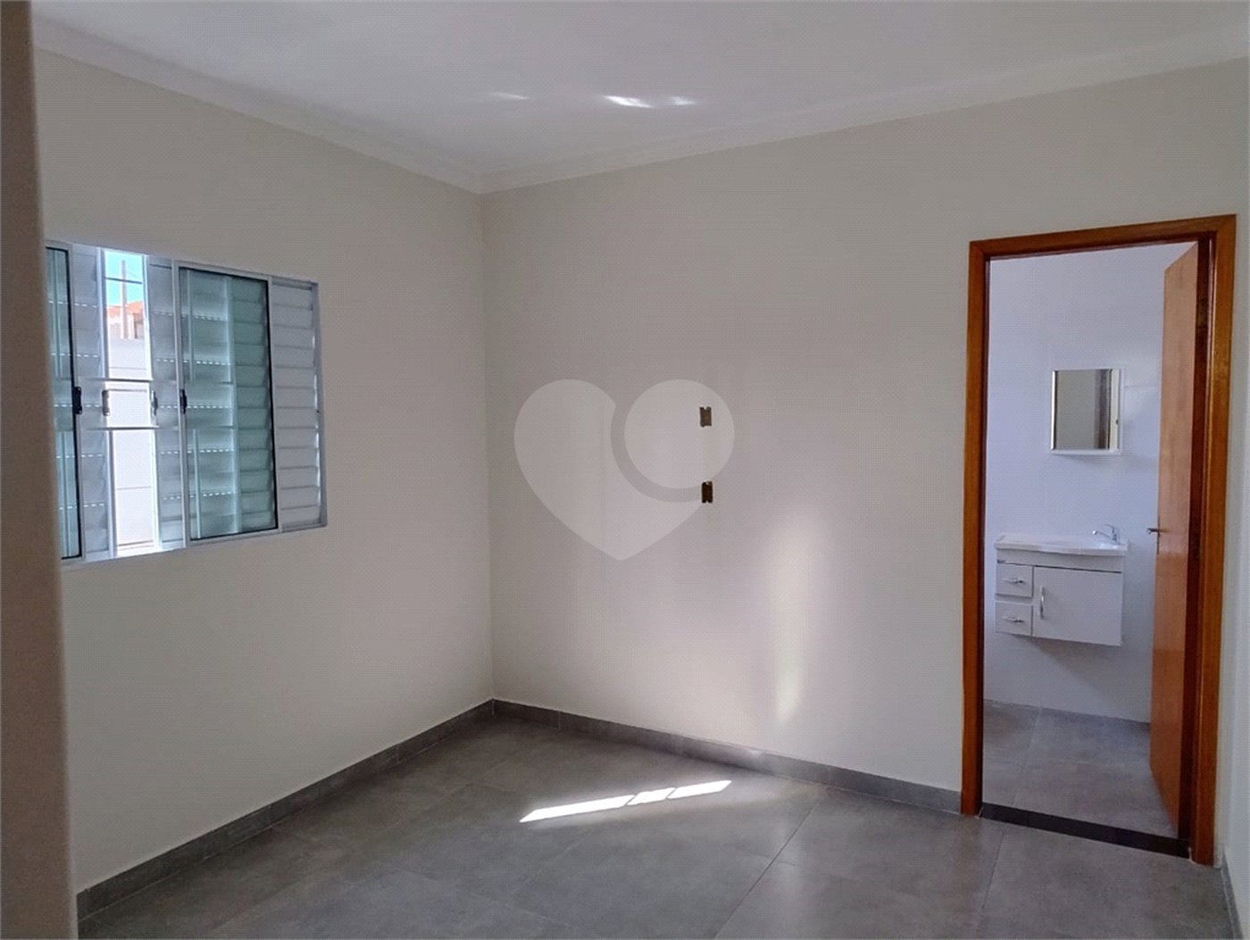 Casa nova 2 quartos dois banheiros Jardim Hikari