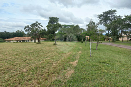 Loteamento Residencial no Condomínio Vila Pinhal do Broa