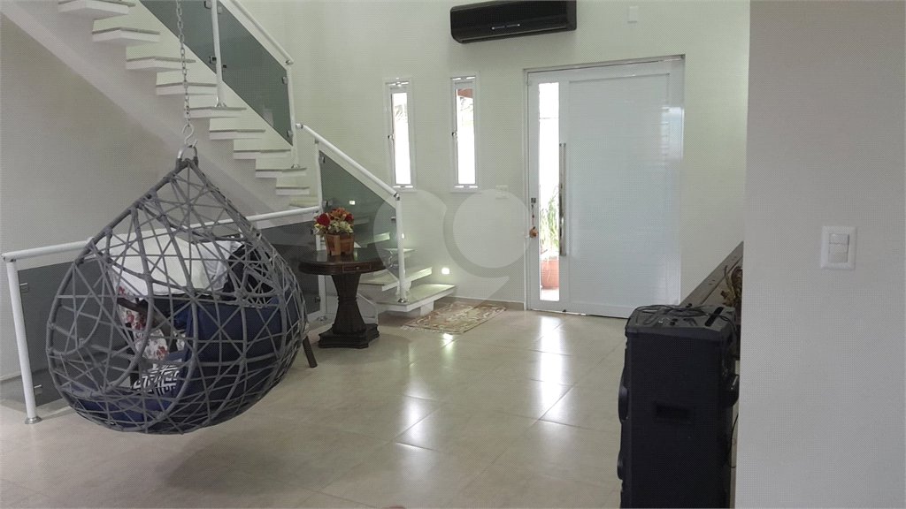 Chácara em Área Rural de Piracaia, com casa principal + 4 kitnets alugadas, excelente localização