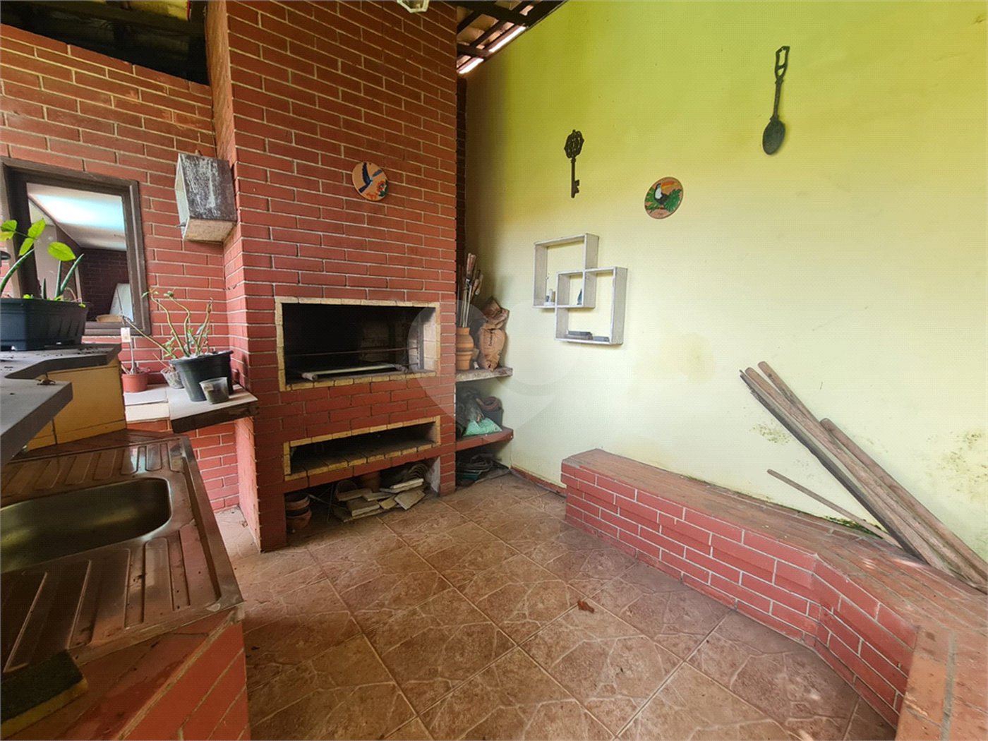 Casa à venda com 3 quartos, sendo 1 suíte, em Interlagos, São Paulo, SP