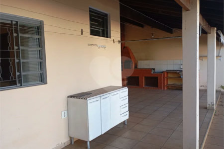 Sobrado 4 dormitórios, 2 suítes no Santa Felícia.