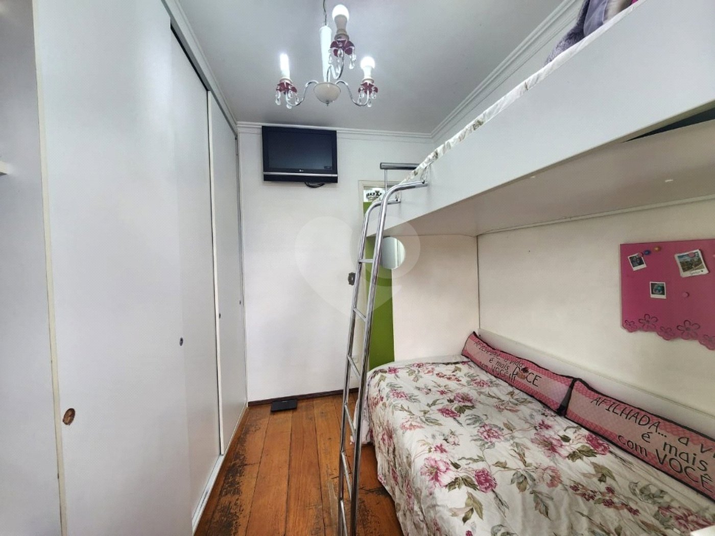 Apartamento com 70m² , 2 dormitórios , sendo 1 suíte , 2 vagas , à venda no Bosque da Saúde.