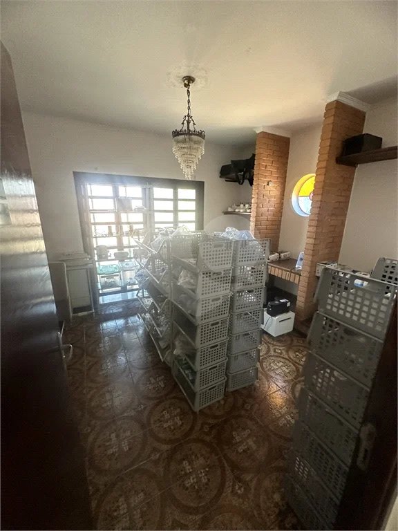 Casa à venda com 4 quartos, sendo 1 suíte,  no Centro, Vinhedo, SP