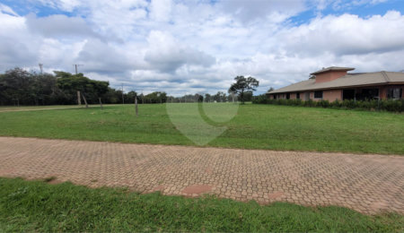 Terreno à venda no condomínio Vila Pinhal, Itirapina - SP