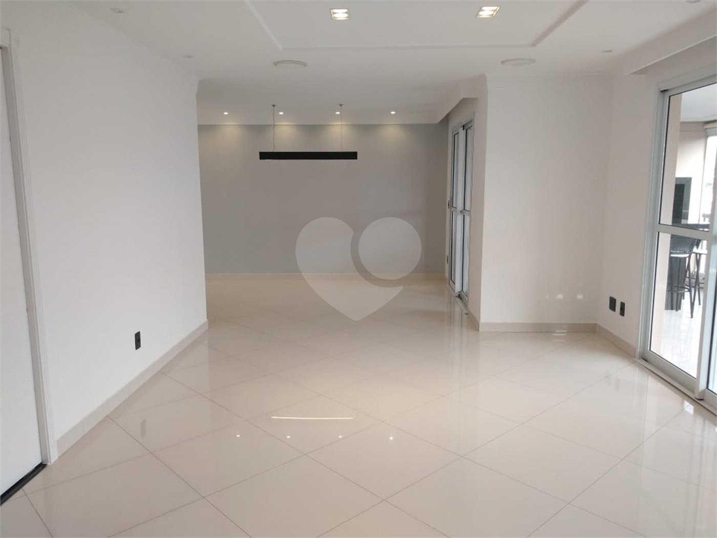 Apartamento 3 suítes, varanda gourmet, 3 vagas em Condomínio Clube na Mooca