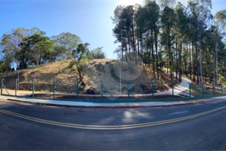 Terreno contendo 917,00 m² de área, em Ribeirão Preto/SP.
