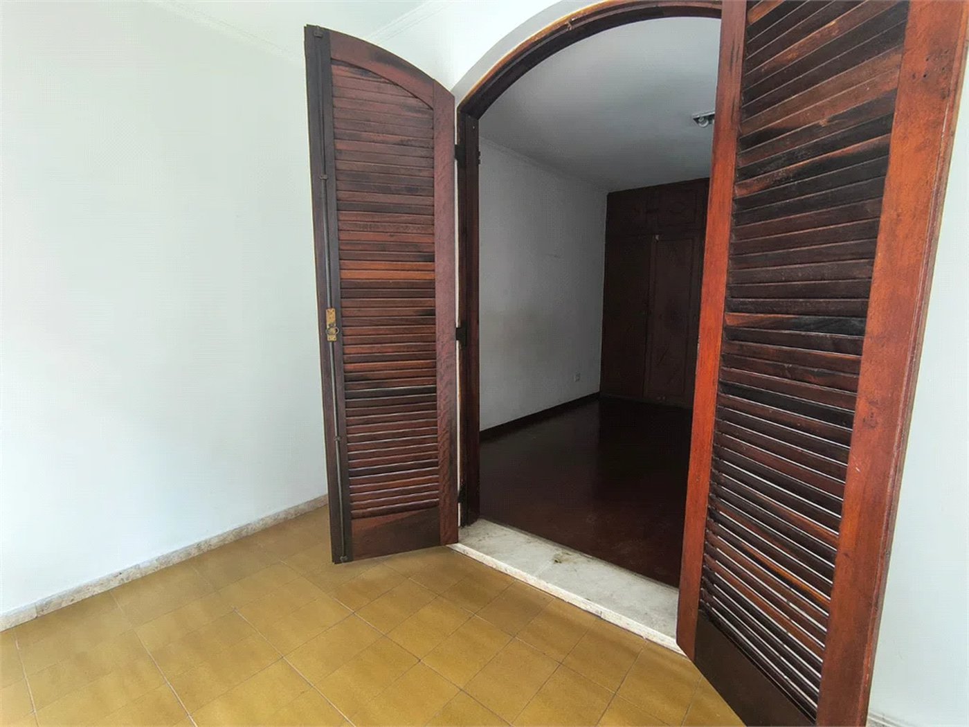 Sobrado à venda com 3 quartos, sendo 1 suíte,  em Jardim Esmeralda, São Paulo, SP