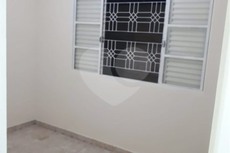 Casa térrea no Jardim Hikari para venda.