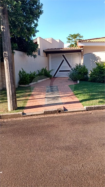 Excelente sobrado no Condomínio Parque Sabará