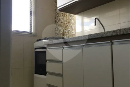 VENDE-SE STUDIO MOBILIADO CENTRO DE SÃO CARLOS.
