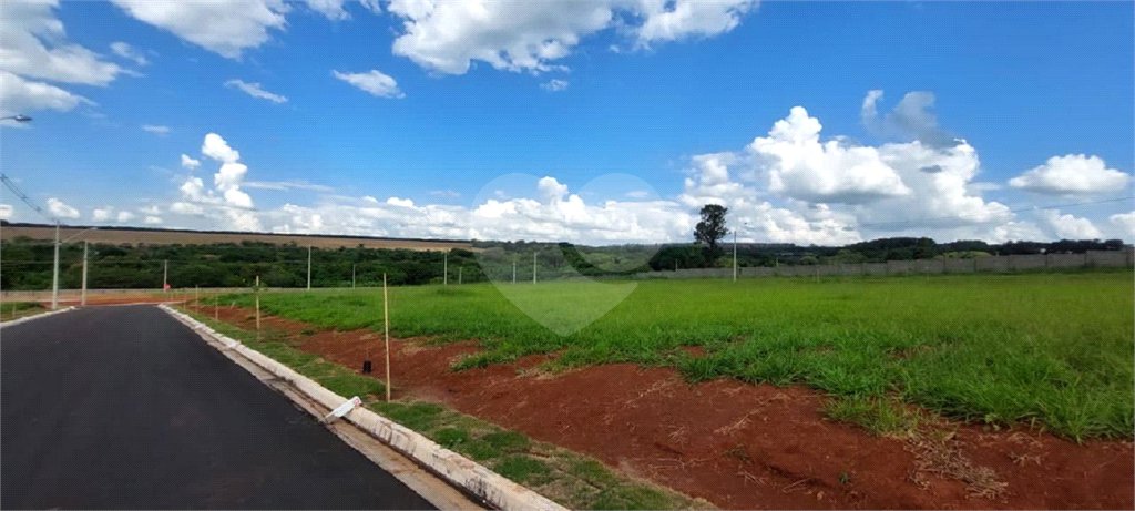 TERRENO À VENDA NO CONDOMÍNIO RECANDO DO SABIÁ.