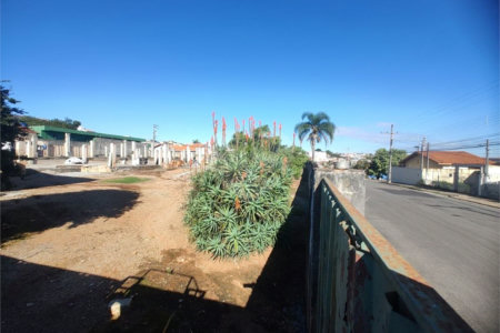 Terreno em Atibaia com 2.784 metros para construção de apartamentos ou salões comerciais, excelente localização