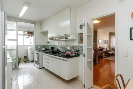 Apartamento à venda com 3 quartos, sendo 1 suíte, em Campo Belo, São Paulo, SP