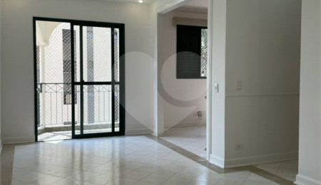 Apartamento à venda com 3 quartos, sendo 1 suíte,  em Morumbi, São Paulo, SP