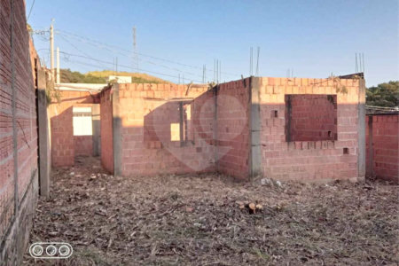 Terreno contendo 250,00 m² de área total.