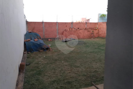 Casa térrea no Jardim Embaré.
