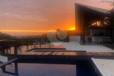 Mansão de Luxo em Louveira: Viva o Sonho no Condomínio Jardim Primavera