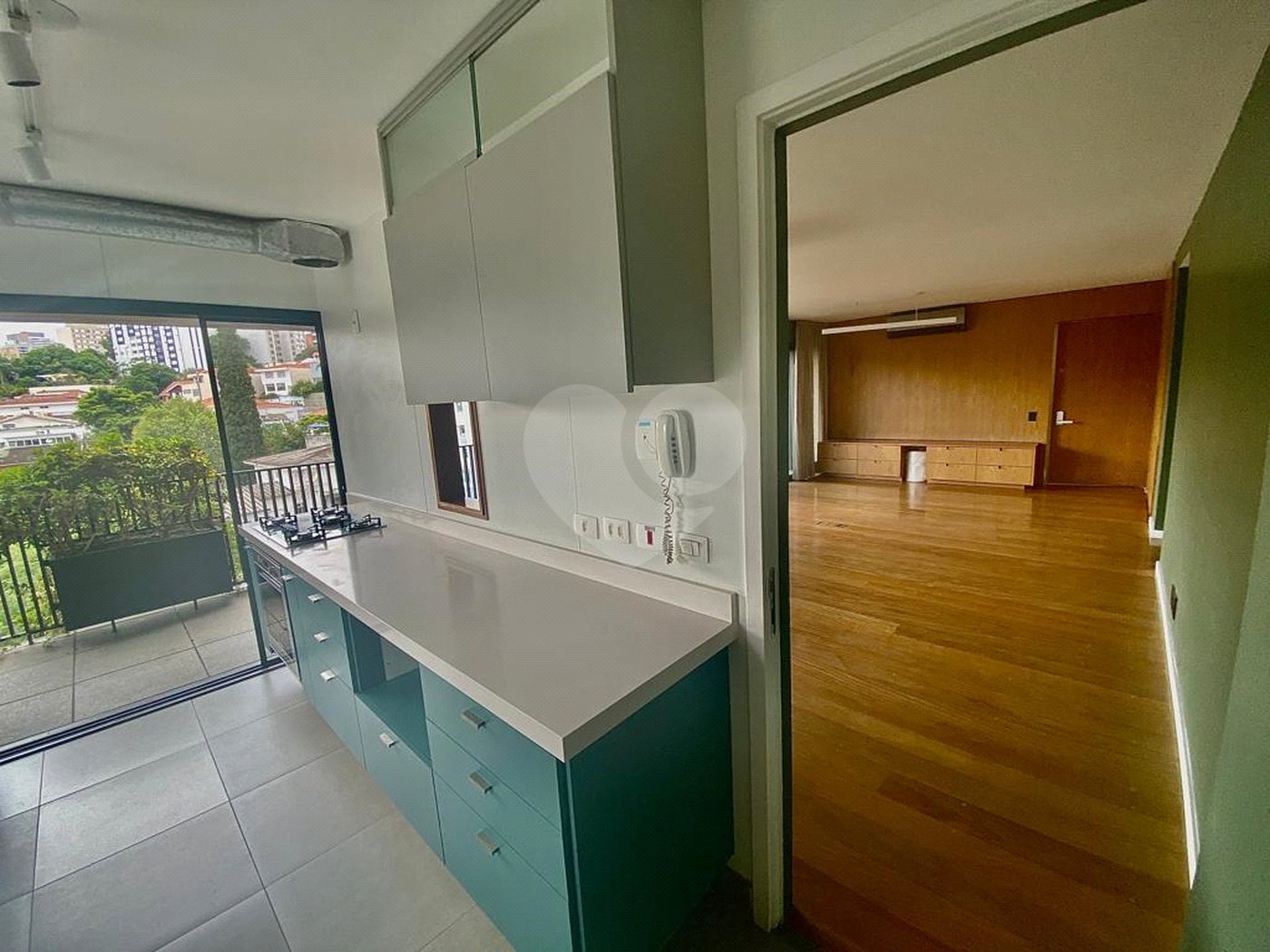 Imóvel 168m² Idea Zarvos com 3 suites, varanda na frente e na suíte, piscina, academia e 3 vagas Vila Madalena.