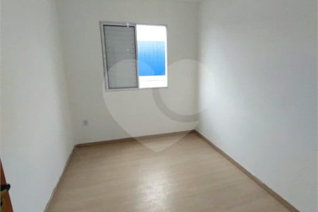 Apartamento à venda com 2 quartos e 1 vaga na Vila Nova Bonsucesso