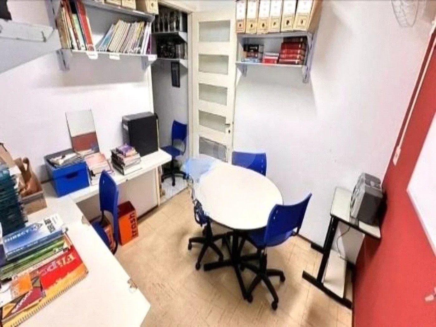 Prédio comercial com 322m², 8 salas, 3 banheiros, à venda no bairro Santo Antônio, São Caetano do Sul