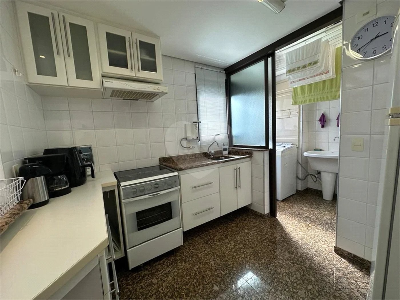 Apartamento à venda com 3 quartos, sendo 1 suíte, em Riviera de São Lourenço, Bertioga, SP