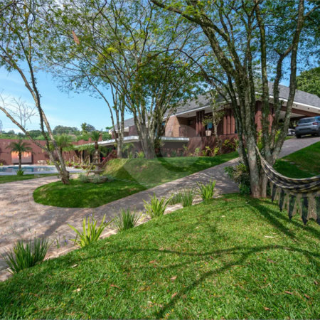 Casa à venda com 4 suítes no condomínio Vale da Santa Fé, Vinhedo - SP