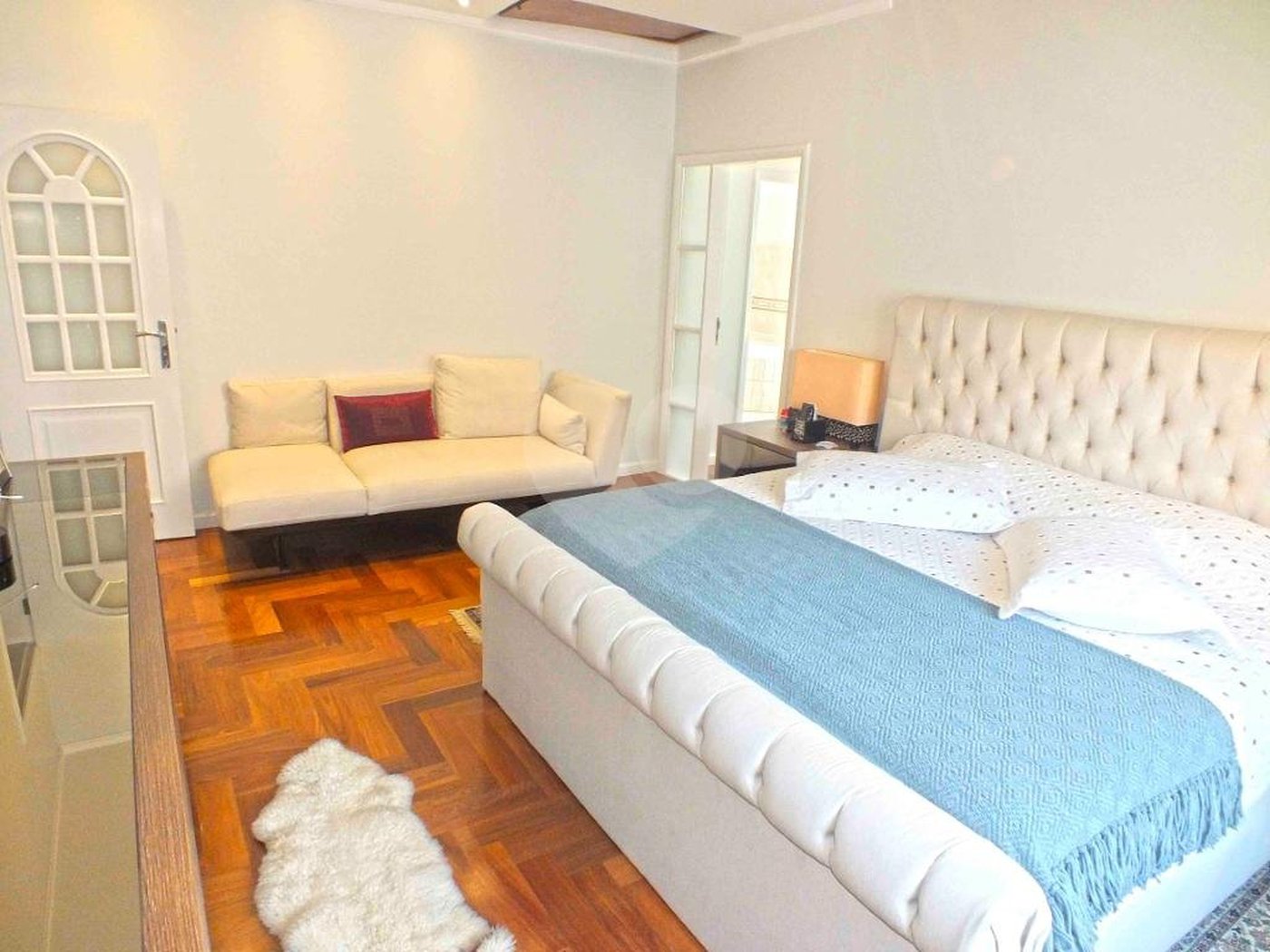 Casa à venda com 5 suítes no condomínio Vilaggio Monte Alegre, São Paulo - SP