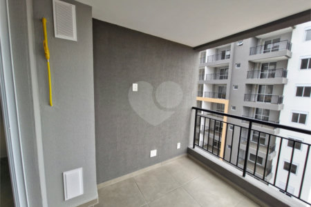 Apartamento à venda no Belém proximo do metro a 50 metros.Com 40m² 1 dormitório 1 vaga coberta,sacada infra estrutura de ar condicionado.Aceita e estuda Permuta.