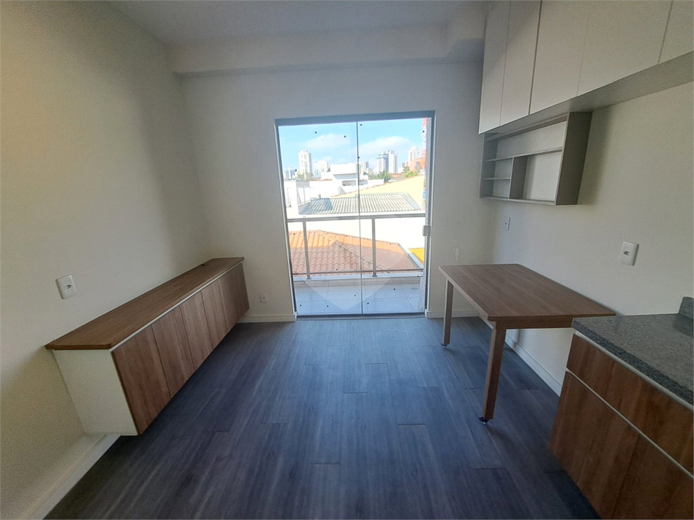 Studio de 35m2 à venda reformado com varanda na Vila Clementino
