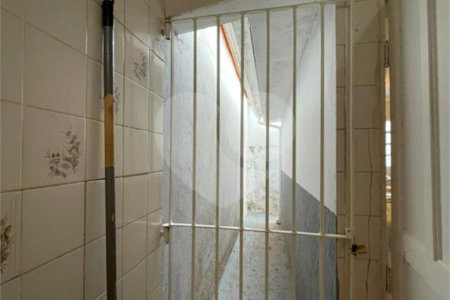 Casa térrea para venda no bairro Vila Xavier em Araraquara/SP.