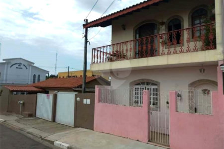 Casa versátil à venda: Casa com 2 Quartos, 3 Unidades Residenciais e Sala Comercial - Louveira
