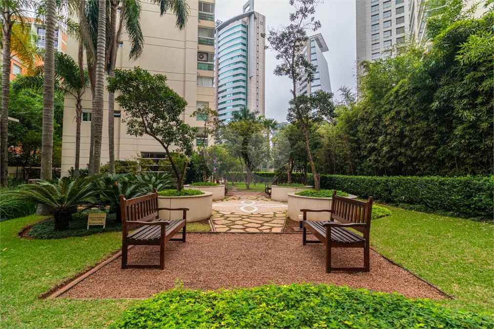 Cobertura à venda com 3 suítes em Vila Olímpia, São Paulo, SP